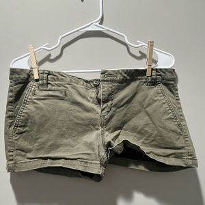 Express khaki shorts olive green size 8
